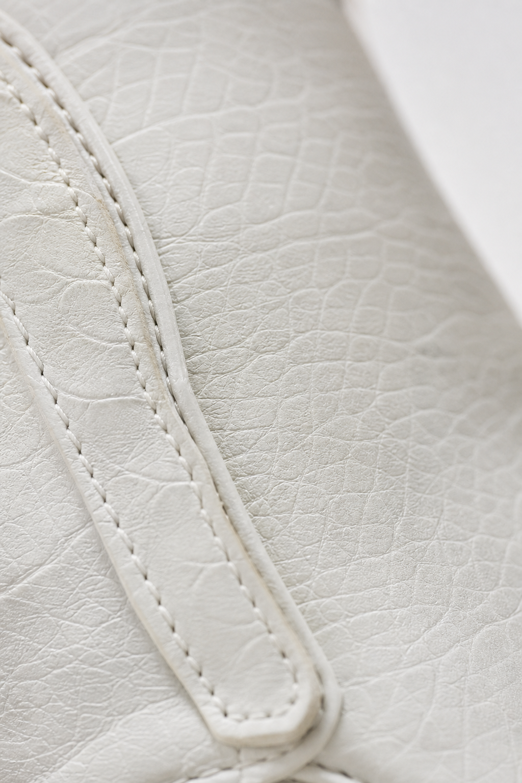 Bottes Santiags Blanches à Effet Croco et Sangle Harnais – Image 6
