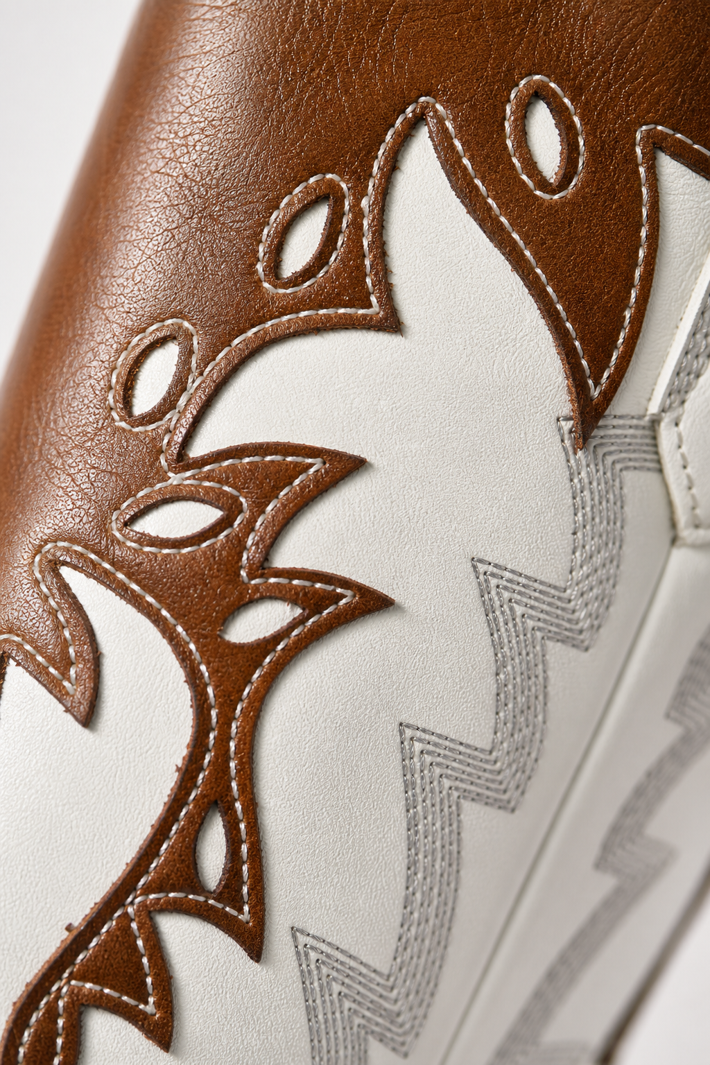 Bottes Santiags Blanches et Cognac à Broderies Western – Image 6