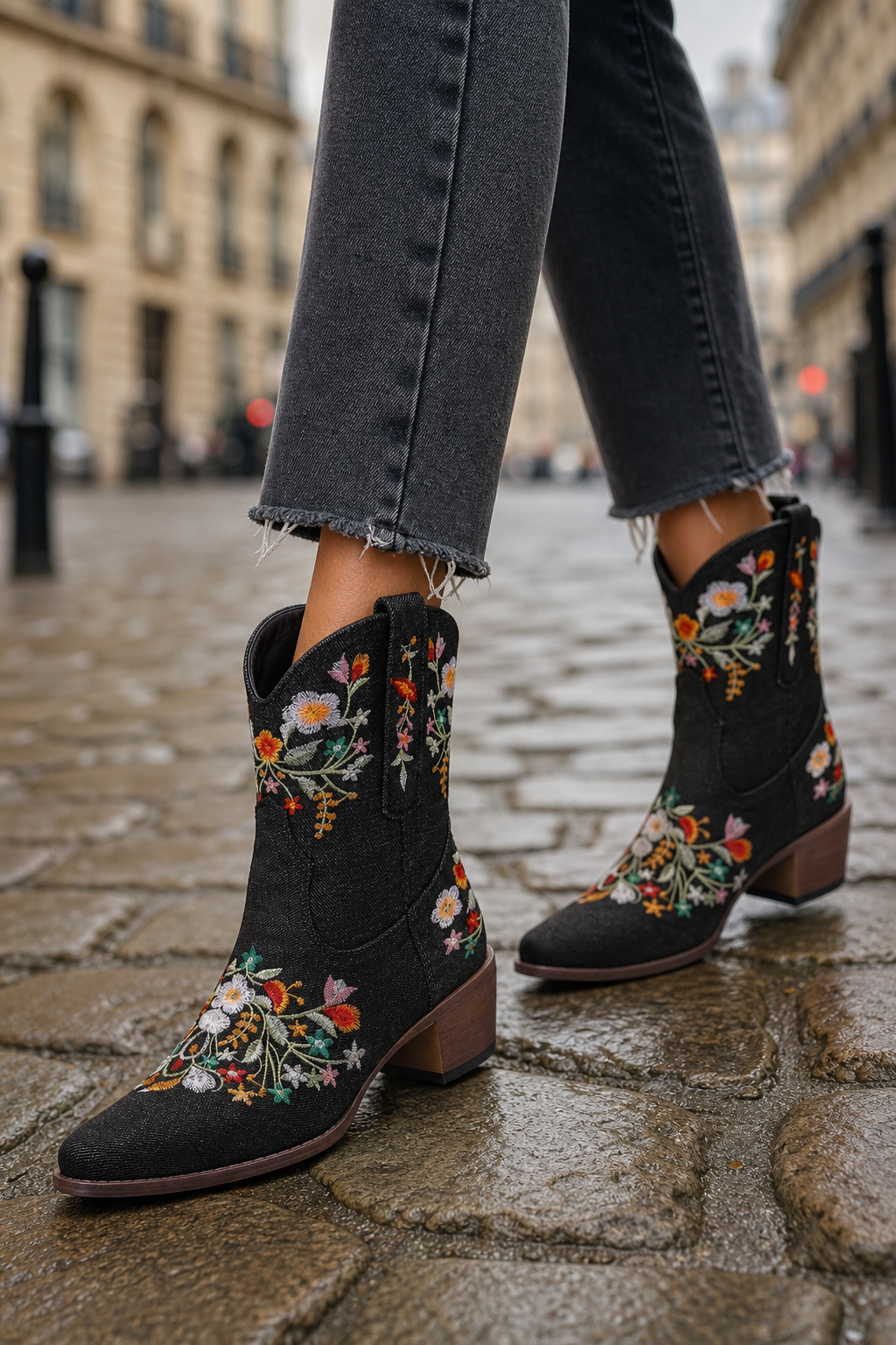 Bottes Santiags Noires à Motifs Floraux Brodés – Image 3