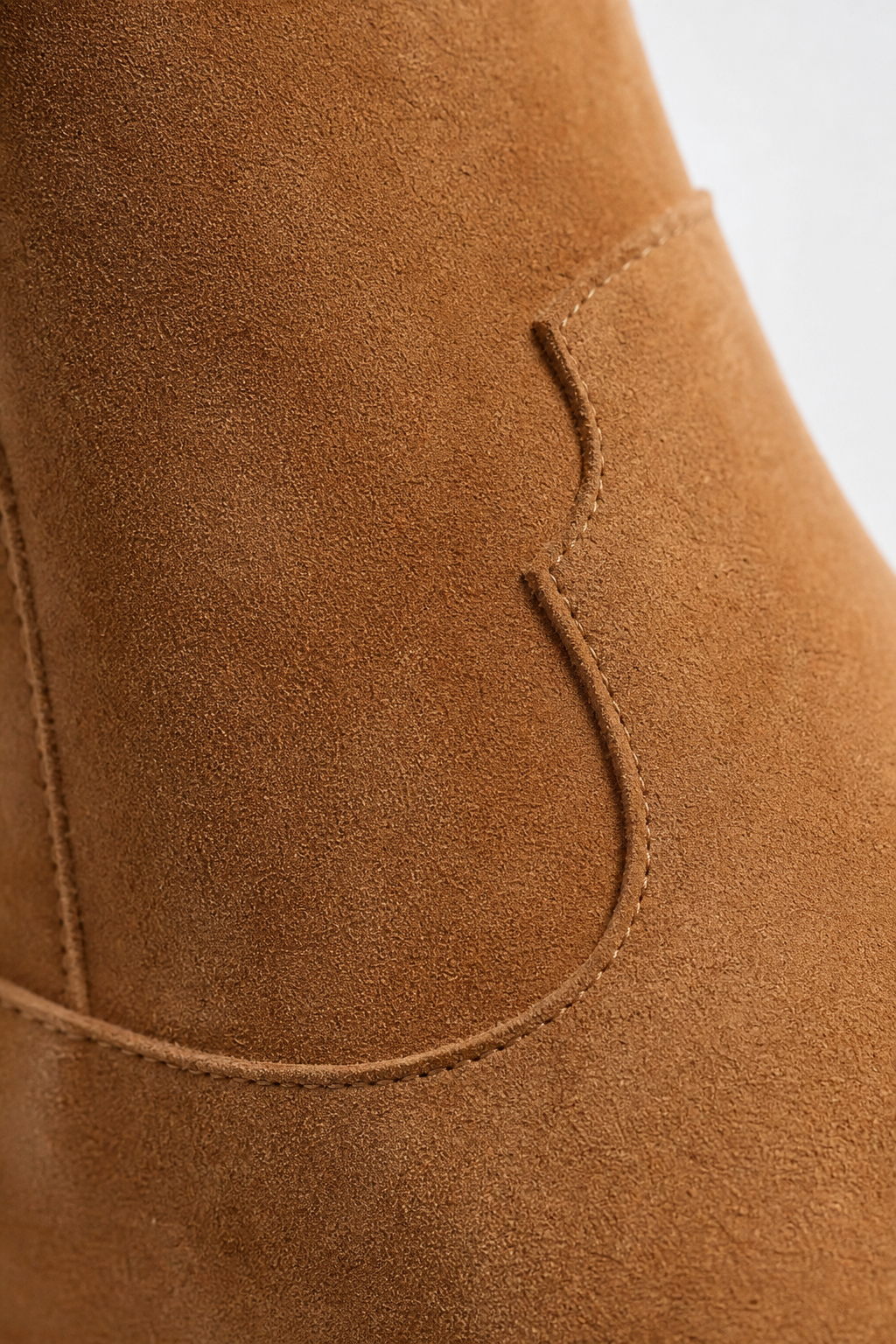 Santiags en Daim Camel à Bout Pointu et Talon Cubain – Image 6