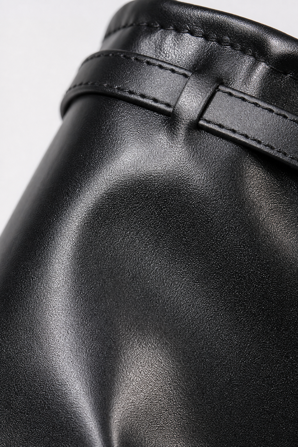 Bottes Plissées en Similicuir Noir à Bout Pointu – Image 6