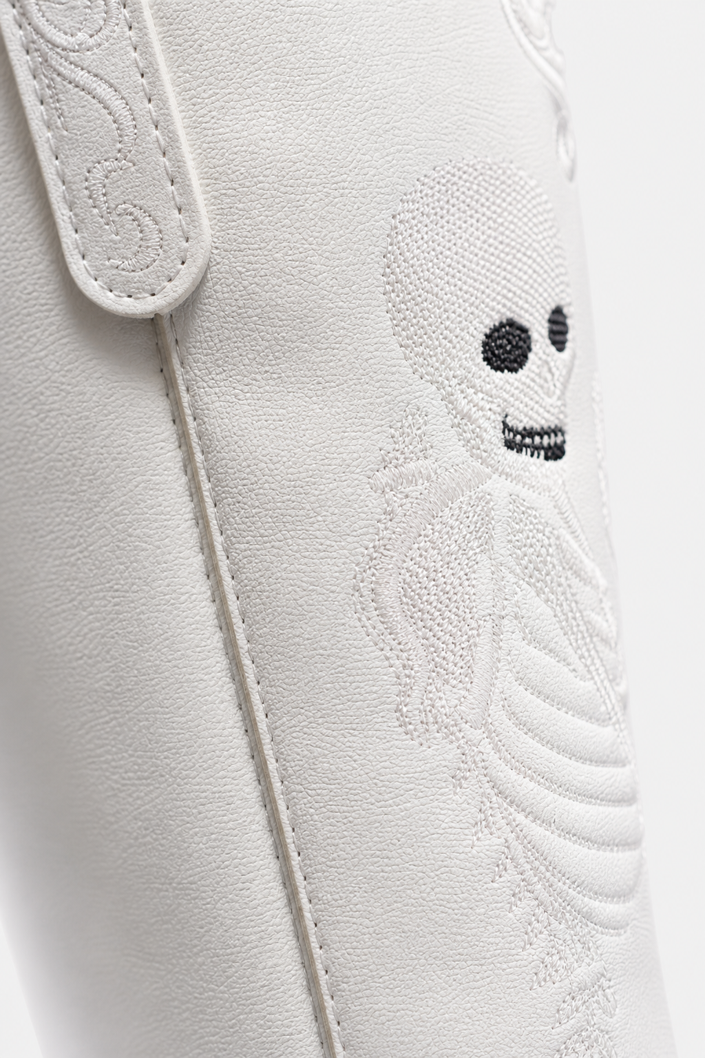 Bottes Santiags Blanches à Broderie Squelette – Image 6