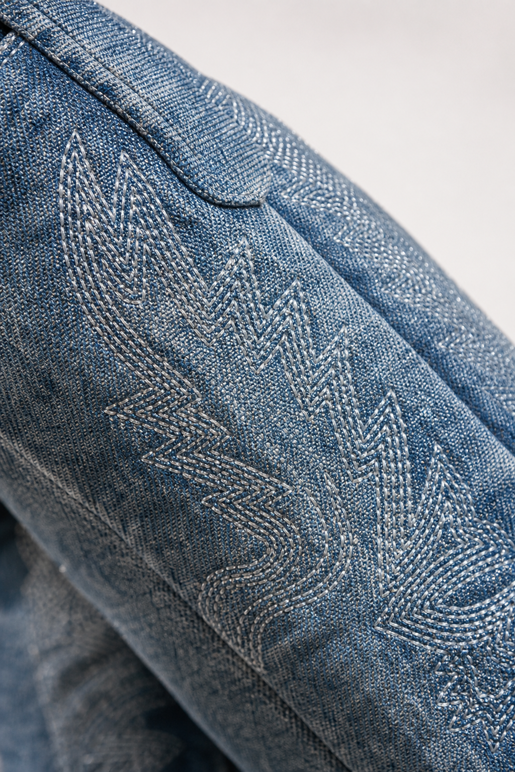 Bottes Santiags en Denim Bleu Délavé Brodées à Talon de 5 cm – Image 6