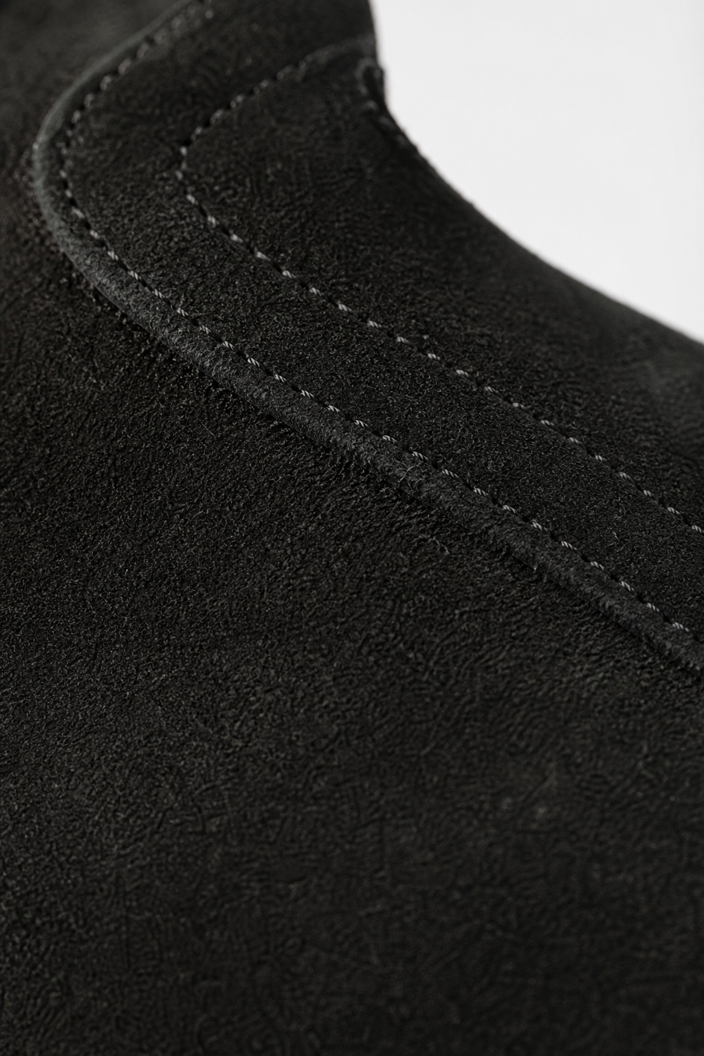 Bottines en Daim Noir Style Harnais à Chaîne – Image 6