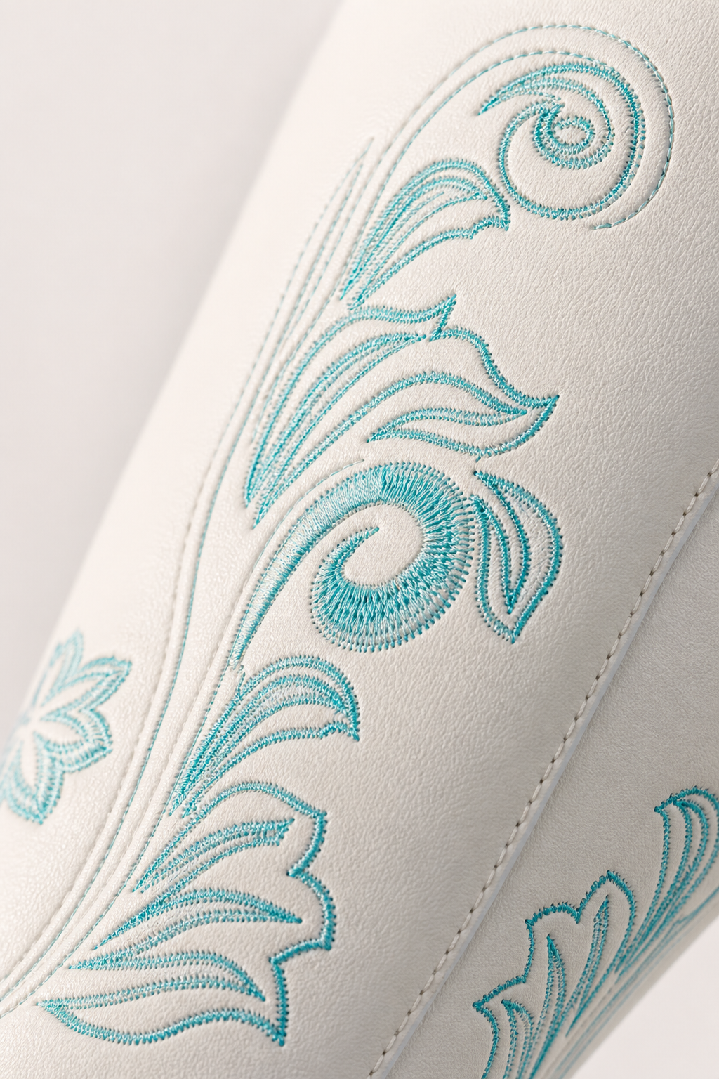 Bottes Santiags Blanches à Broderie Florale Bleu Ciel – Image 6