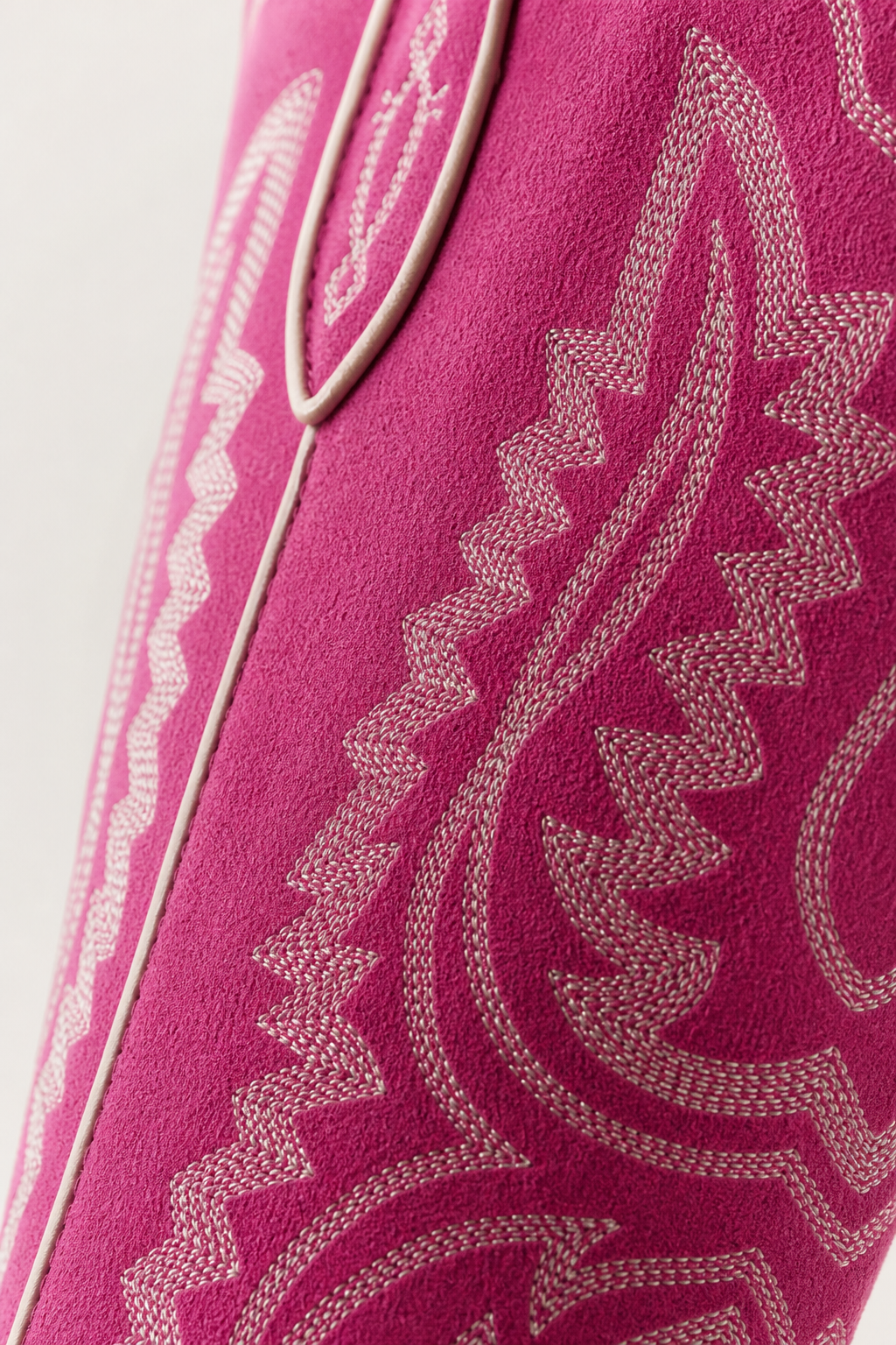 Bottes Santiags en Effet Daim Fuchsia avec Broderies – Image 6