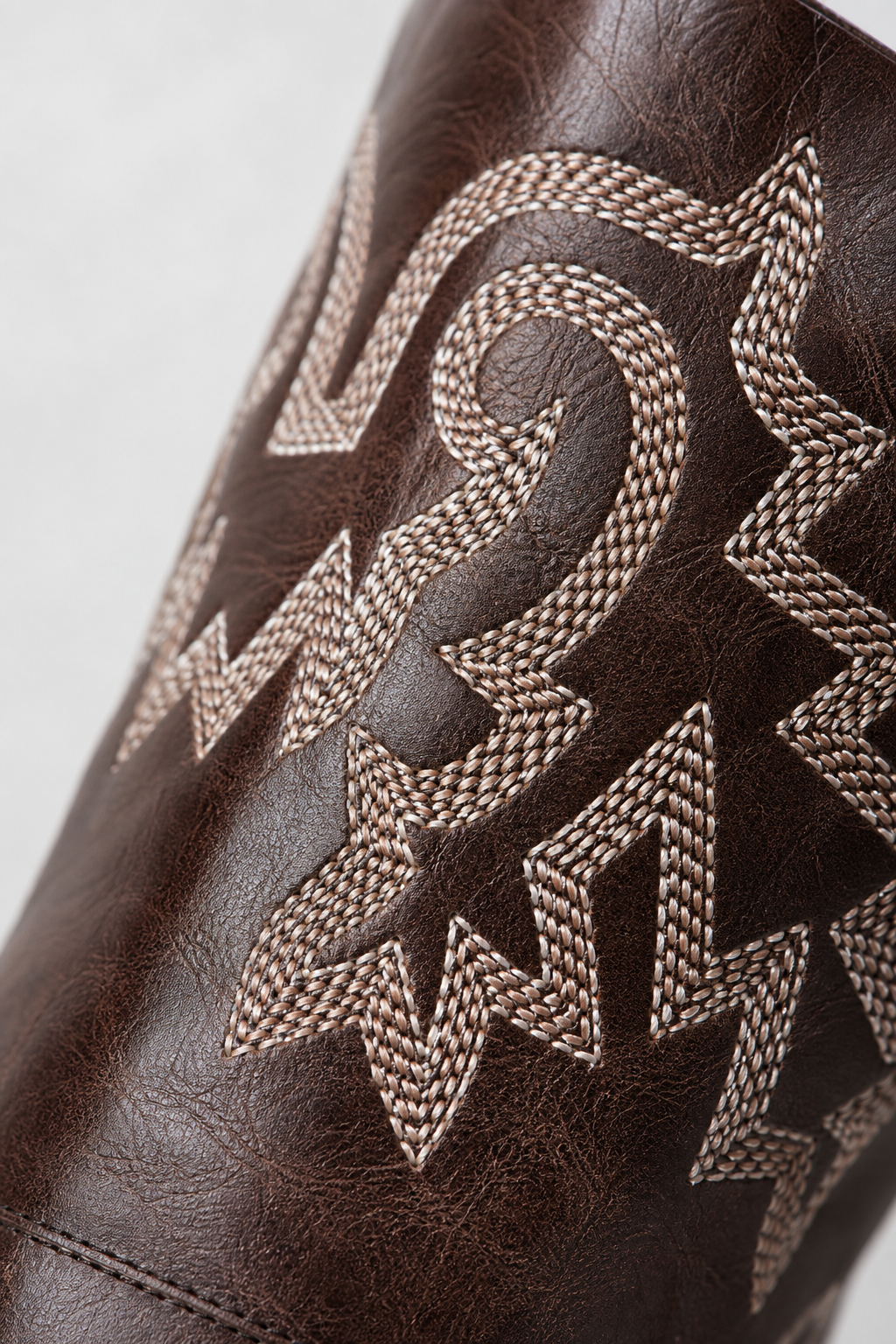 Bottes Santiags Hautes en Similicuir Marron Brodées – Image 6